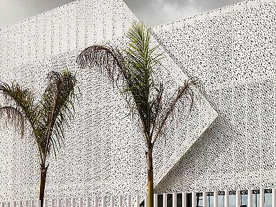 青海冲孔铝面板用于巴拿马钻石交易所大楼
