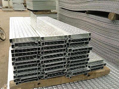 甘肃定制不锈钢方盘冲孔 铝梯冲孔板联系方式 自动冲孔生产厂家