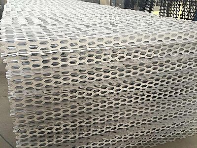 河南不锈钢圆管冲孔板生产厂家 定制拉伸冲孔板 铝梯冲孔板什么价格