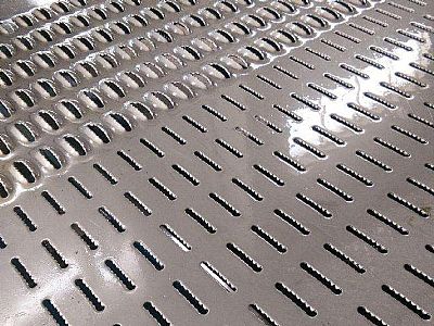 天津全自动数控管材冲孔板哪里买 冲孔钛板价格 洞洞板冲孔板加工厂