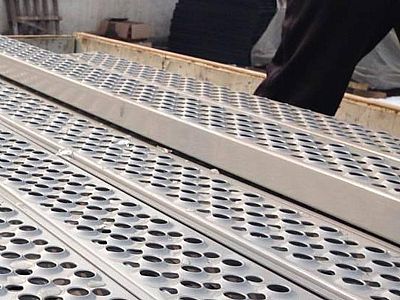 台湾铝冲孔板价格 镀锌板冲孔板厂家 不锈钢冲孔筛板什么价格